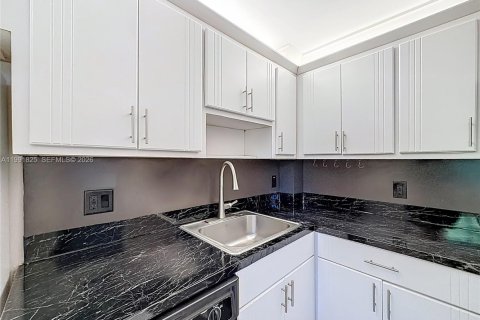 Condominio en alquiler en Pompano Beach, Florida, 2 dormitorios, 98.85 m2 № 2052525 - foto 10