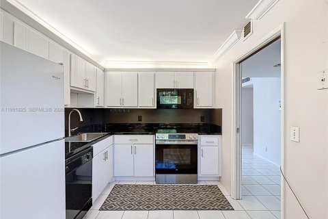 Condominio en alquiler en Pompano Beach, Florida, 2 dormitorios, 98.85 m2 № 2052525 - foto 11