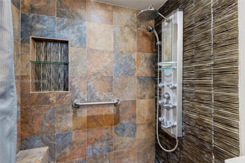 Купить кондоминиум в Маргит, Флорида 2 спальни, 73.39м2, № 1995595 - фото 23