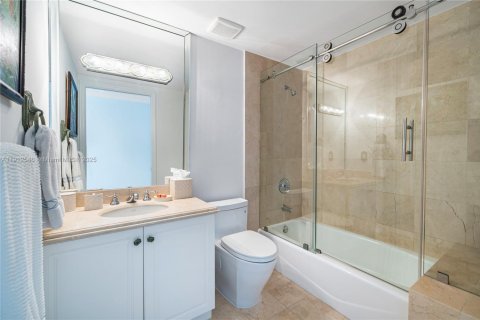 Купить кондоминиум в Серфсайд, Флорида 3 спальни, 259.2м2, № 1969800 - фото 26