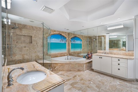 Купить кондоминиум в Серфсайд, Флорида 3 спальни, 259.2м2, № 1969800 - фото 22