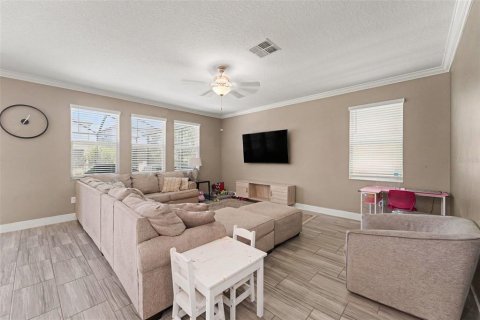 House in Land O' Lakes, Florida 4 bedrooms, 257.8 sq.m. № 2298332 - photo 11