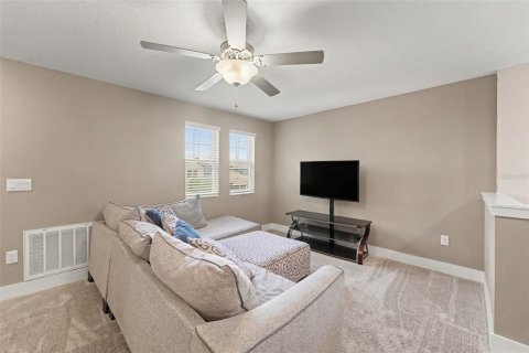 House in Land O' Lakes, Florida 4 bedrooms, 257.8 sq.m. № 2298332 - photo 24