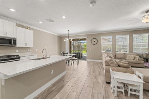 House in Land O' Lakes, Florida 4 bedrooms, 257.8 sq.m. № 2298332 - photo 16