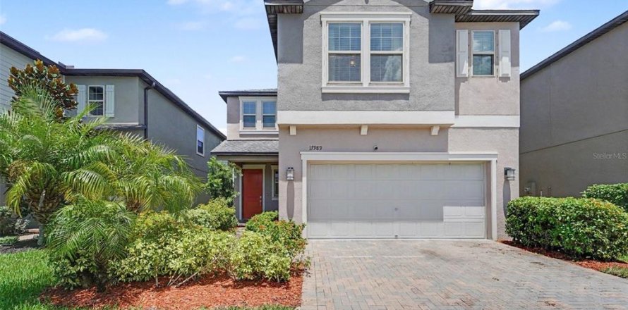 House in Land O' Lakes, Florida 4 bedrooms, 257.8 sq.m. № 2298332
