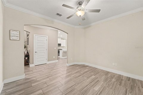 House in Land O' Lakes, Florida 4 bedrooms, 257.8 sq.m. № 2298332 - photo 19