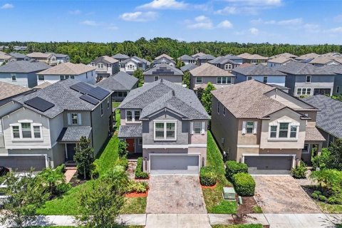 House in Land O' Lakes, Florida 4 bedrooms, 257.8 sq.m. № 2298332 - photo 8