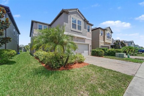 House in Land O' Lakes, Florida 4 bedrooms, 257.8 sq.m. № 2298332 - photo 6