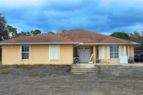 Villa ou maison à Clewiston, Floride 4 chambres, 145.48 m2 № 2152777