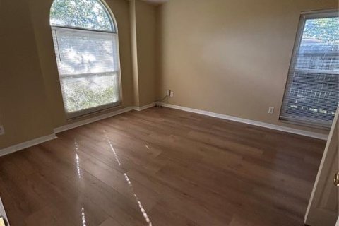 Villa ou maison à louer à Tampa, Floride: 4 chambres, 137.03 m2 № 2267244 - photo 4