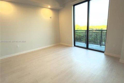 Снять в аренду квартиру в Пальметто-Бей, Флорида 2 спальни, 10508.08м2, № 2005148 - фото 5