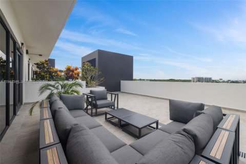 Снять в аренду квартиру в Пальметто-Бей, Флорида 2 спальни, 10508.08м2, № 2005148 - фото 14