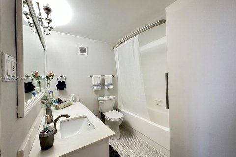 Copropriété à louer à Miami Beach, Floride: 1 chambre, 77.76 m2 № 1989801 - photo 7