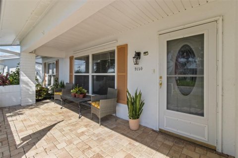 House in Pinellas Park, Florida 2 bedrooms, 164.99 sq.m. № 1838490 - photo 3