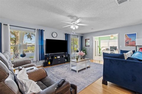House in Pinellas Park, Florida 2 bedrooms, 164.99 sq.m. № 1838490 - photo 10