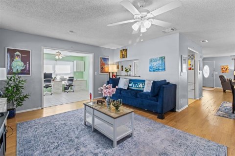 House in Pinellas Park, Florida 2 bedrooms, 164.99 sq.m. № 1838490 - photo 9