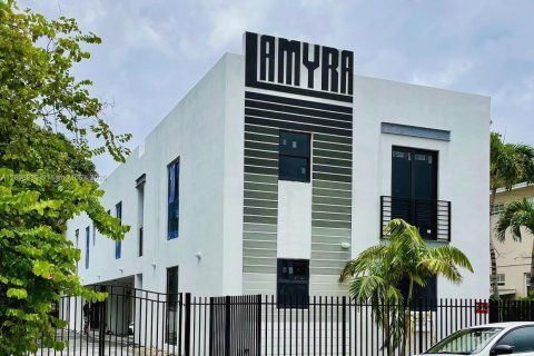 Снять в аренду квартиру в Майами, Флорида 2 спальни, 526.2м2, № 1957278 - фото 8