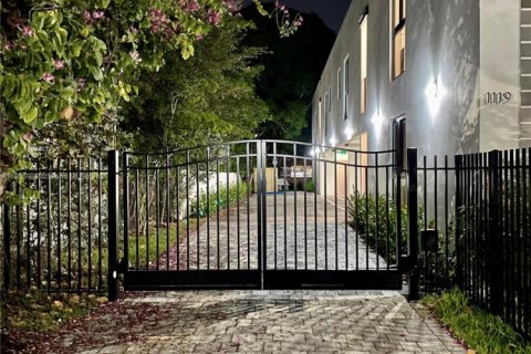 Снять в аренду квартиру в Майами, Флорида 2 спальни, 526.2м2, № 1957278 - фото 6