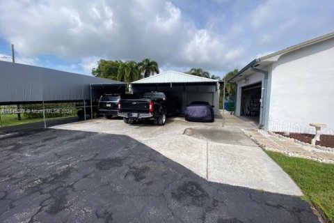 Casa en venta en Miramar, Florida, 3 dormitorios, 221.29 m2 № 1864530 - foto 10