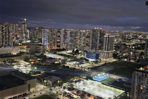 Снять в аренду кондоминиум в Майами, Флорида 1 спальня, 72.46м2, № 1990196 - фото 17
