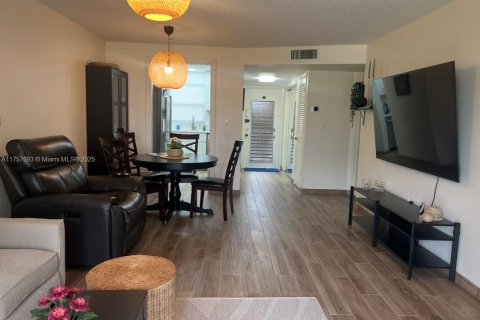 Купить кондоминиум в Санрайз, Флорида 2 спальни, 78.97м2, № 1737826 - фото 11
