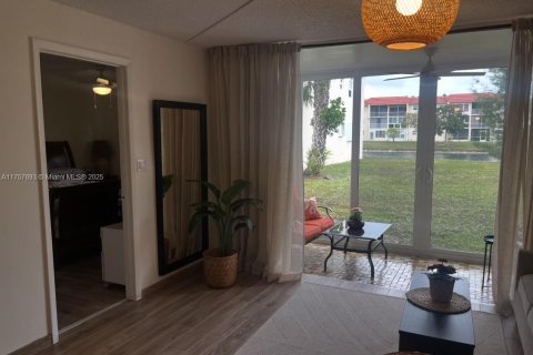 Купить кондоминиум в Санрайз, Флорида 2 спальни, 78.97м2, № 1737826 - фото 9