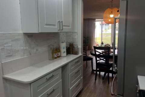Купить кондоминиум в Санрайз, Флорида 2 спальни, 78.97м2, № 1737826 - фото 5