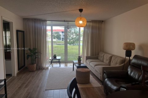 Купить кондоминиум в Санрайз, Флорида 2 спальни, 78.97м2, № 1737826 - фото 8