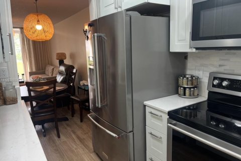 Купить кондоминиум в Санрайз, Флорида 2 спальни, 78.97м2, № 1737826 - фото 2