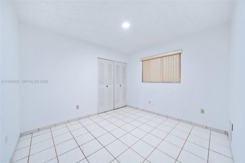 Villa ou maison à vendre à Hialeah, Floride: 3 chambres, 114.92 m2 № 2022100 - photo 19
