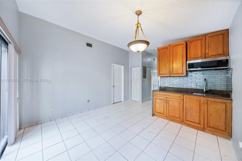 Villa ou maison à vendre à Hialeah, Floride: 3 chambres, 114.92 m2 № 2022100 - photo 9