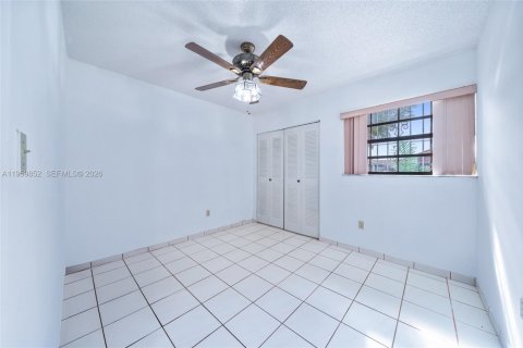 Villa ou maison à vendre à Hialeah, Floride: 3 chambres, 114.92 m2 № 2022100 - photo 21