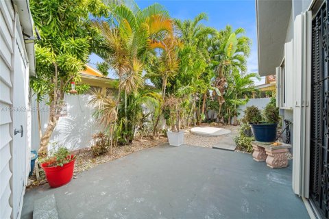 Villa ou maison à vendre à Hialeah, Floride: 3 chambres, 114.92 m2 № 2022100 - photo 16