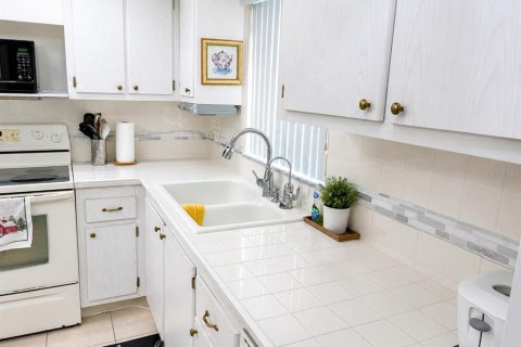 Copropriété à vendre à Saint Petersburg, Floride: 2 chambres, 96.62 m2 № 2235585 - photo 4