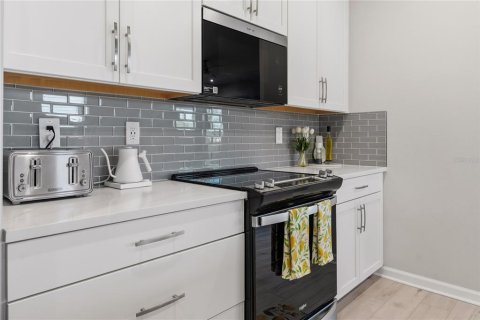 Touwnhouse à vendre à Lutz, Floride: 4 chambres, 239.13 m2 № 2091921 - photo 8