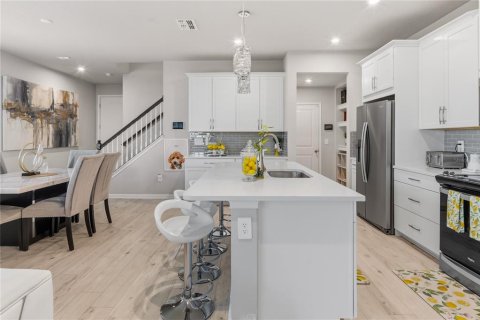 Touwnhouse à vendre à Lutz, Floride: 4 chambres, 239.13 m2 № 2091921 - photo 3
