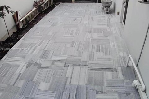 Adosado en alquiler en Miami, Florida, 2 dormitorios, 103.68 m2 № 2046709 - foto 5