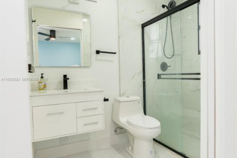 Adosado en alquiler en Miami, Florida, 2 dormitorios, 103.68 m2 № 2046709 - foto 26