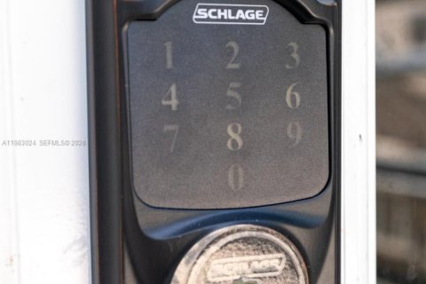 Adosado en alquiler en Miami, Florida, 2 dormitorios, 103.68 m2 № 2046709 - foto 7