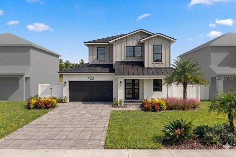 House in Orlando, Florida 4 bedrooms, 298.77 sq.m. № 2166359