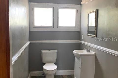 Commercial property in DeLand, Florida 5 bedrooms, 182.09 sq.m. № 2228343 - photo 9