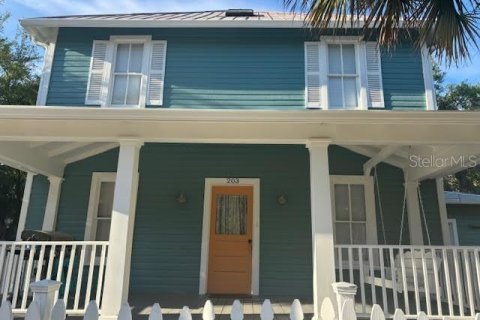 Commercial property in DeLand, Florida 5 bedrooms, 182.09 sq.m. № 2228343