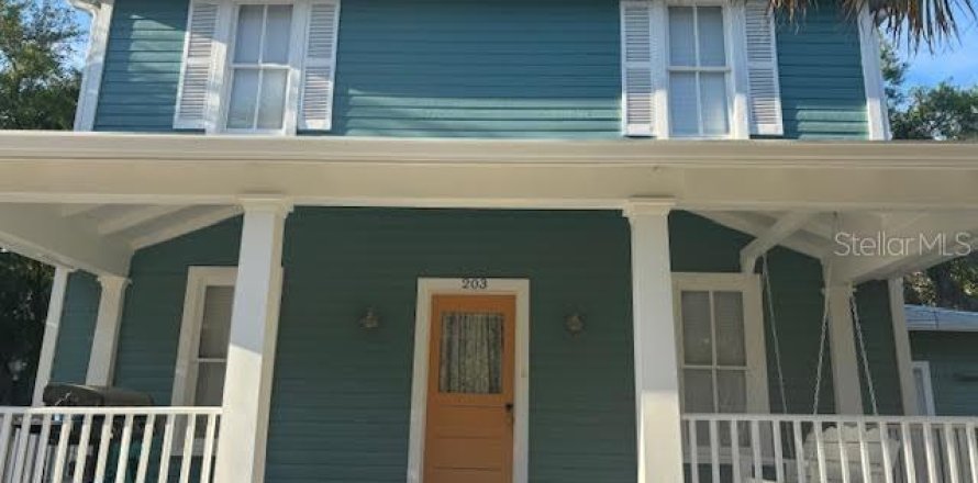 Commercial property in DeLand, Florida 5 bedrooms, 182.09 sq.m. № 2228343