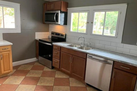 Commercial property in DeLand, Florida 5 bedrooms, 182.09 sq.m. № 2228343 - photo 6