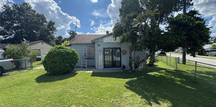 House in Winter Haven, Florida 3 bedrooms, 100.33 sq.m. № 1914344