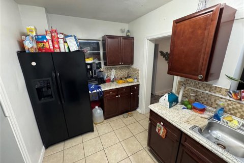 House in Winter Haven, Florida 3 bedrooms, 100.33 sq.m. № 1914344 - photo 8