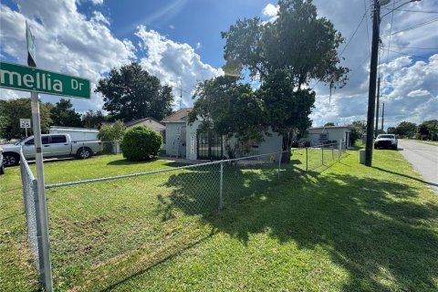 House in Winter Haven, Florida 3 bedrooms, 100.33 sq.m. № 1914344 - photo 4