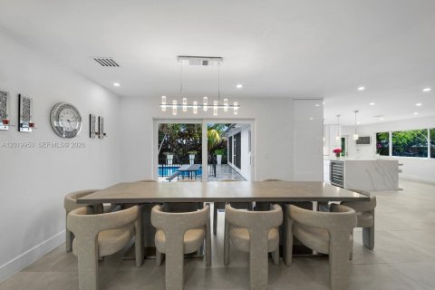 Villa ou maison à vendre à Pompano Beach, Floride: 5 chambres, 317.54 m2 № 2085819 - photo 9