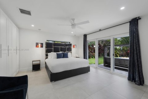 Villa ou maison à vendre à Pompano Beach, Floride: 5 chambres, 317.54 m2 № 2085819 - photo 17
