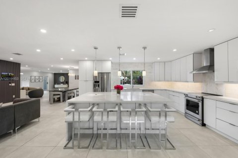 Villa ou maison à Pompano Beach, Floride 5 chambres, 317.54 m2 № 2085819